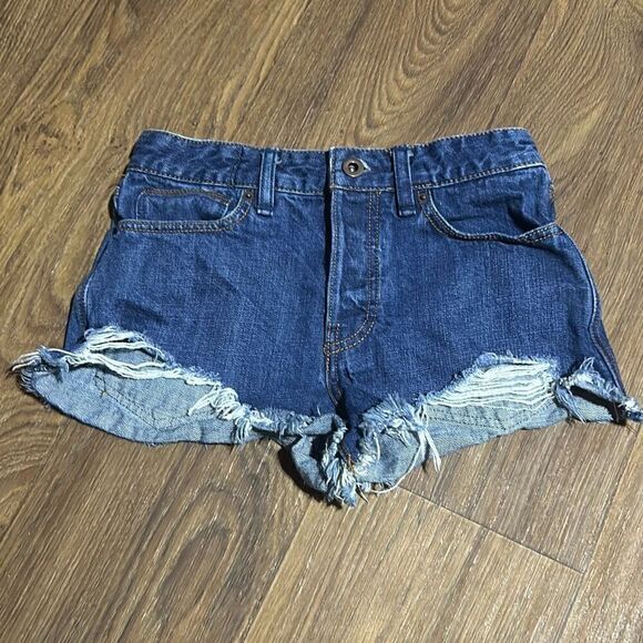 Free people denim Jean short shorts distressed raw hem button fly summer fashion - Picture 1 of 7